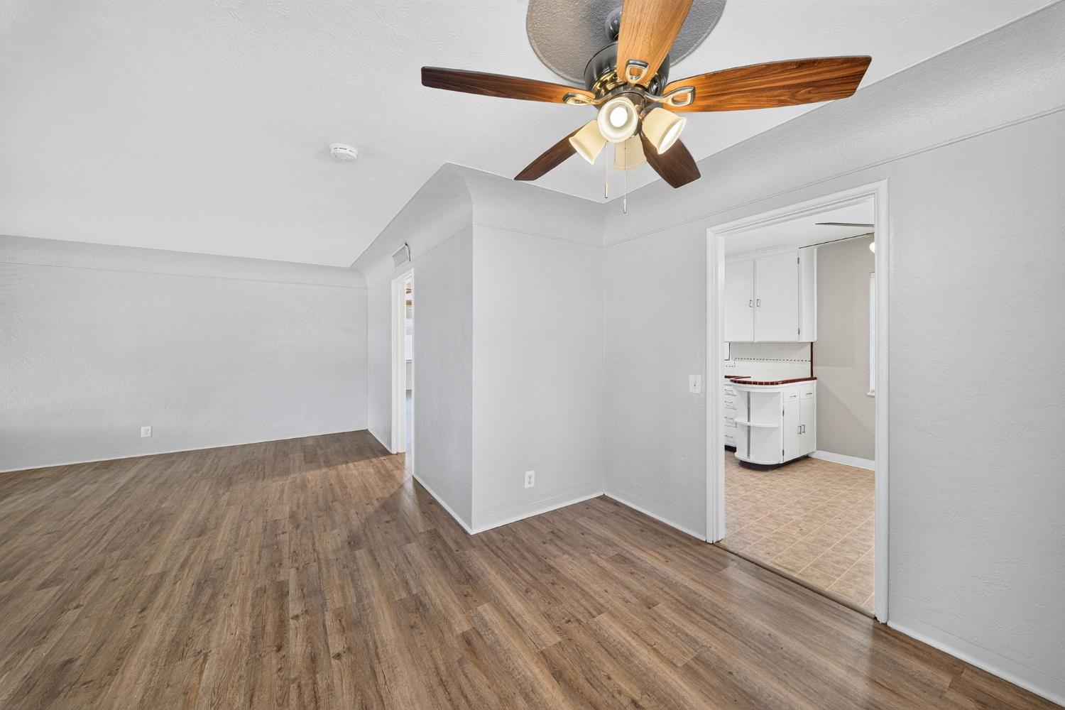 2906 N Cedar Ave, Fresno, CA 93703