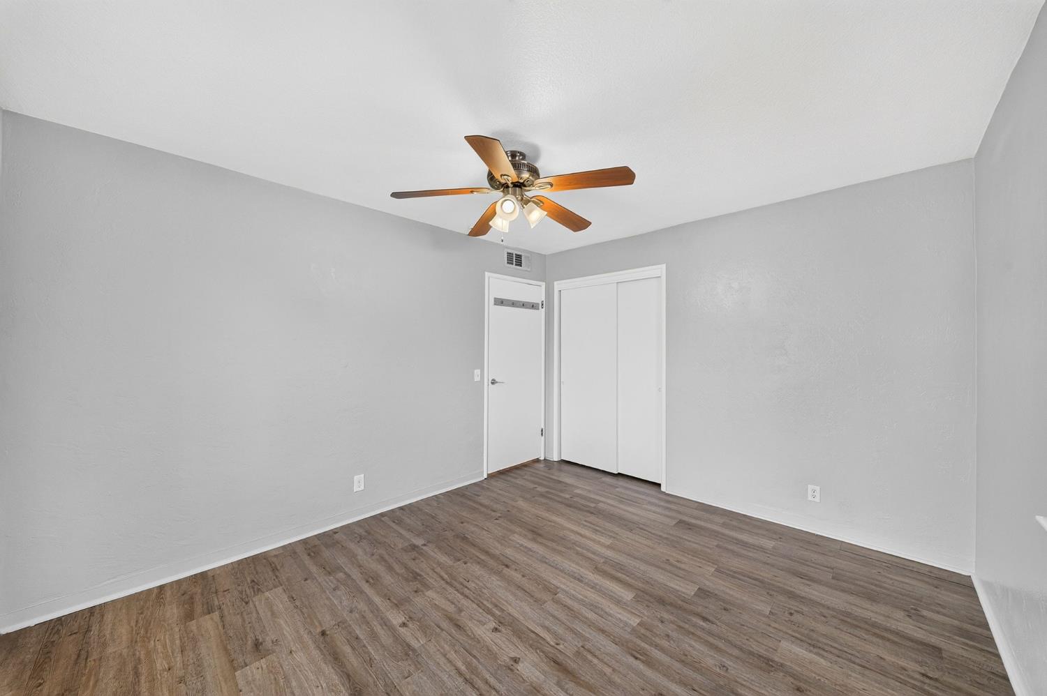 2906 N Cedar Ave, Fresno, CA 93703