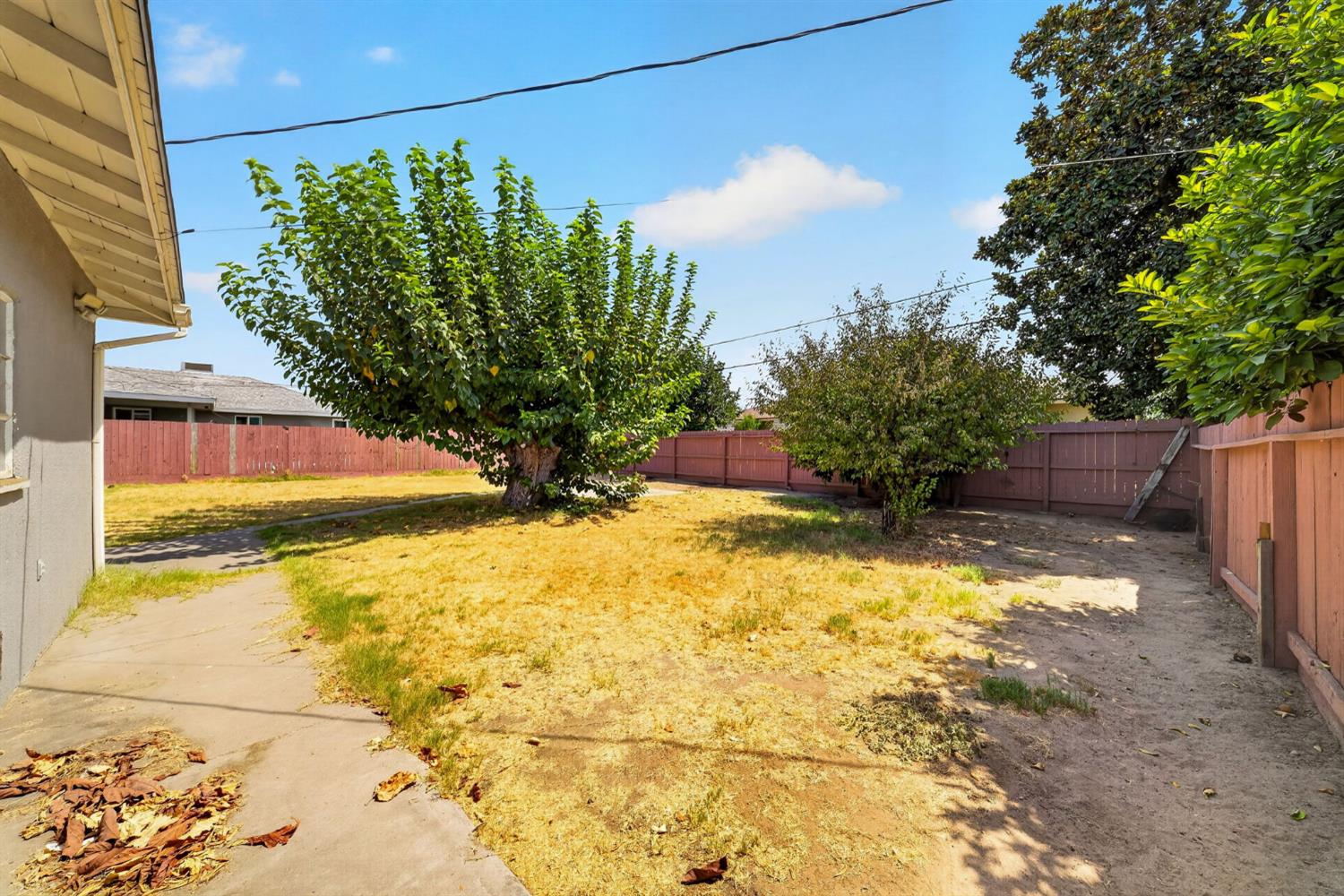 2906 N Cedar Ave, Fresno, CA 93703