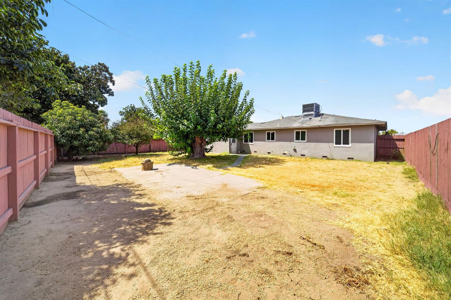 2906 N Cedar Ave, Fresno, CA 93703