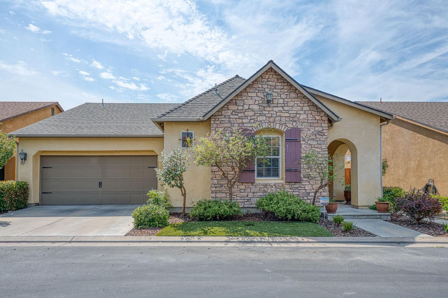 3748 Salem Ln, Clovis, CA 93619