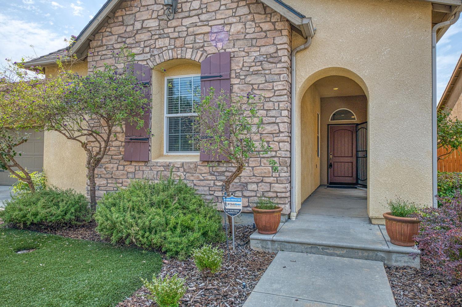 3748 Salem Ln, Clovis, CA 93619
