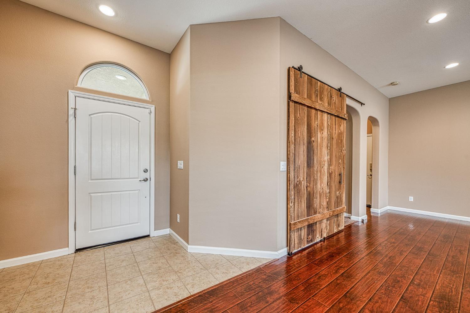 3748 Salem Ln, Clovis, CA 93619
