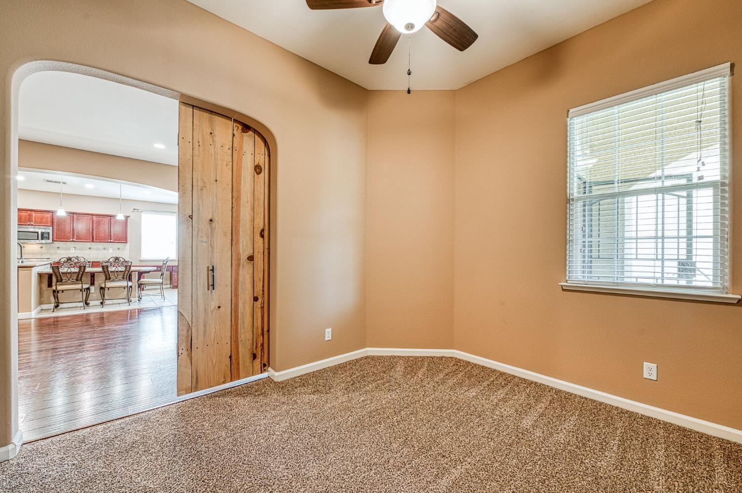 3748 Salem Ln, Clovis, CA 93619
