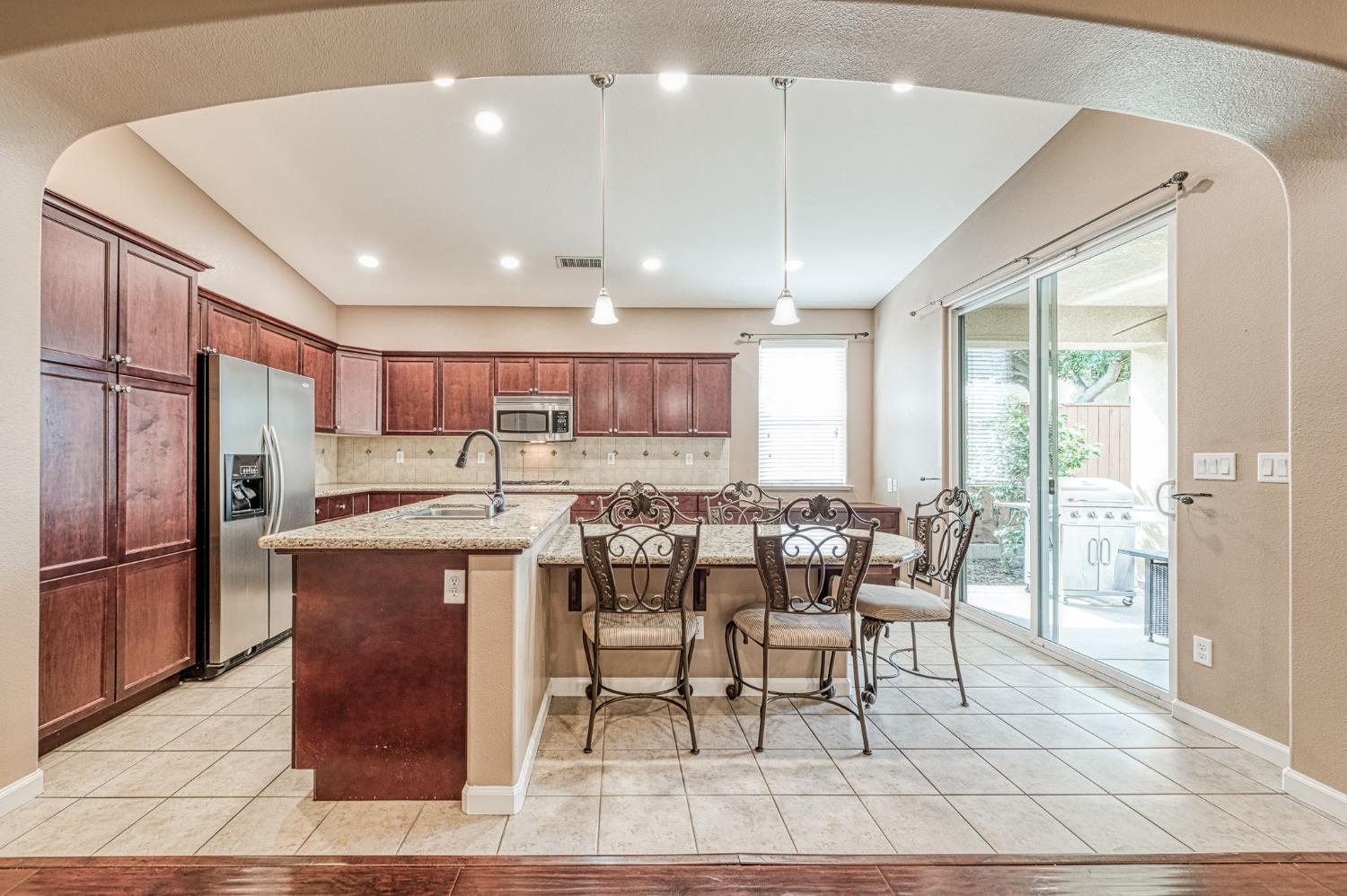 3748 Salem Ln, Clovis, CA 93619