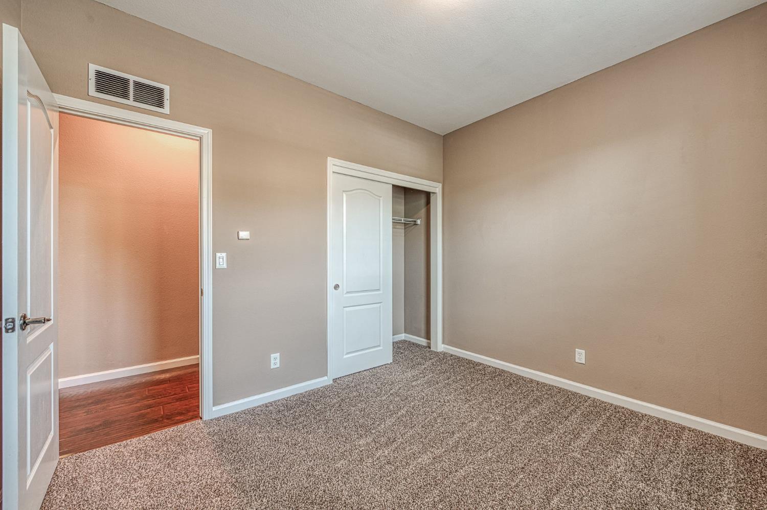 3748 Salem Ln, Clovis, CA 93619