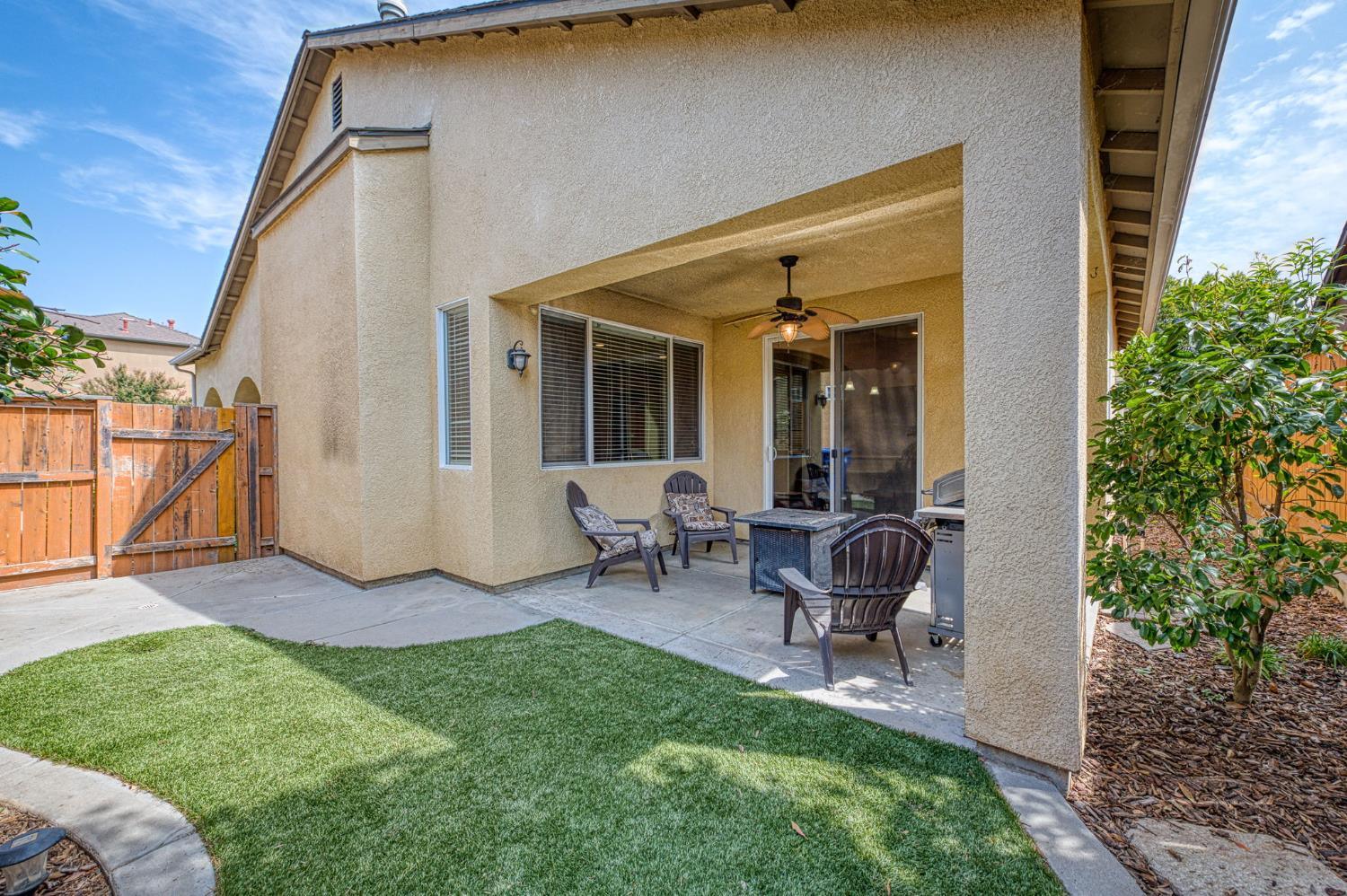 3748 Salem Ln, Clovis, CA 93619