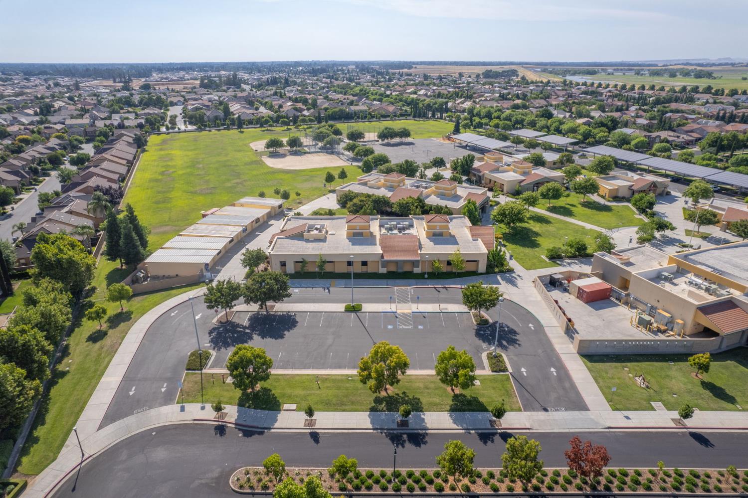 3748 Salem Ln, Clovis, CA 93619