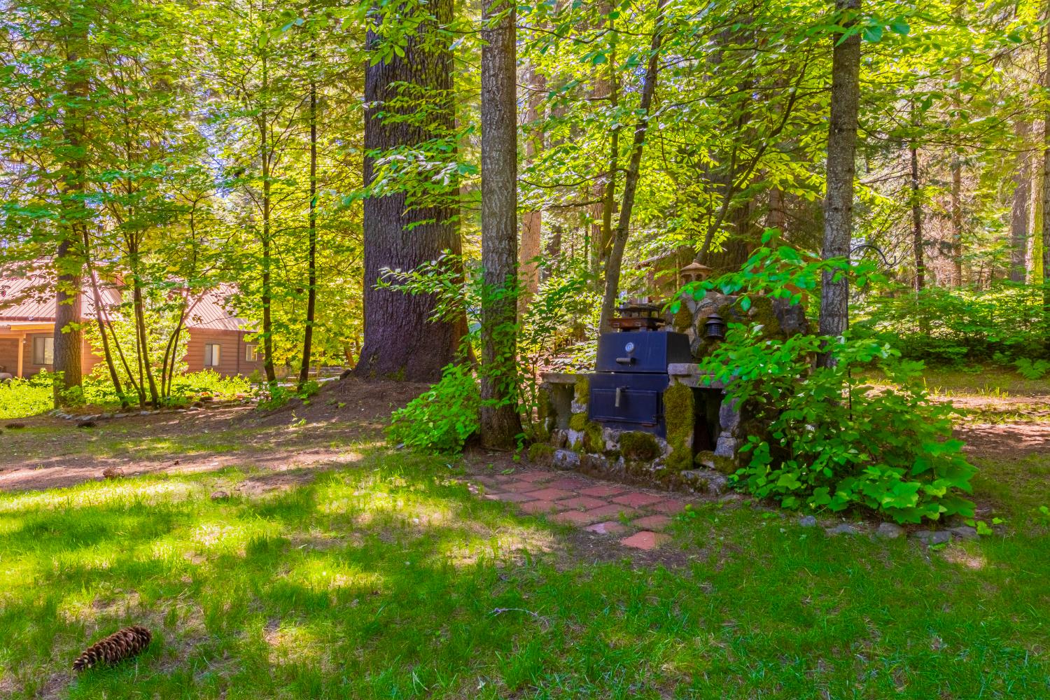 1173 Railroad Ave, Fish Camp, CA 93623