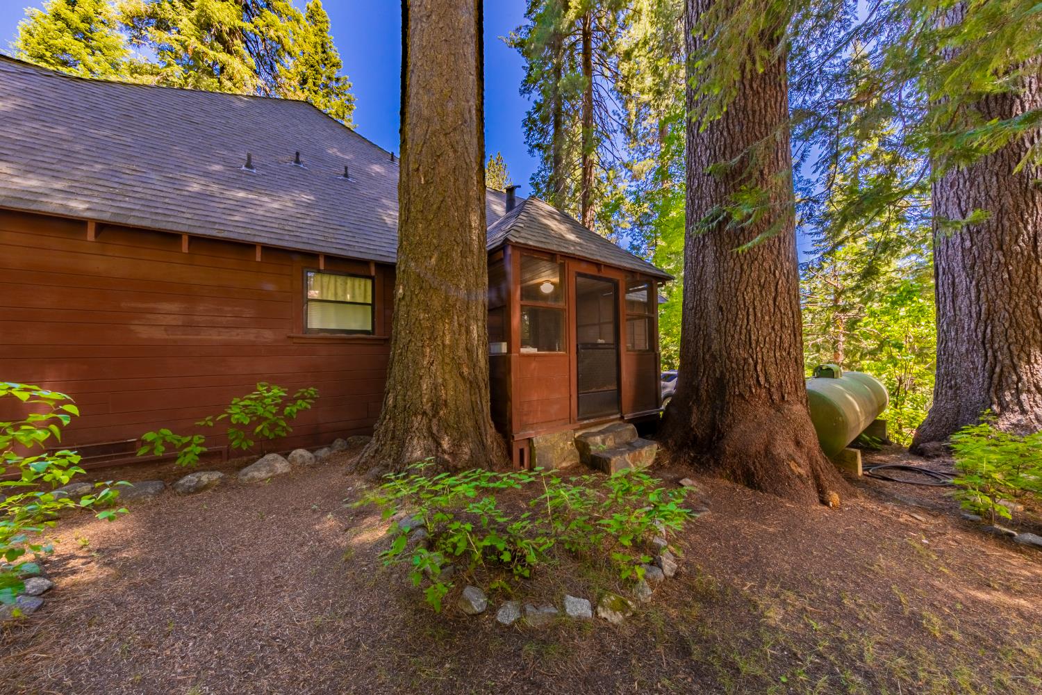 1173 Railroad Ave, Fish Camp, CA 93623