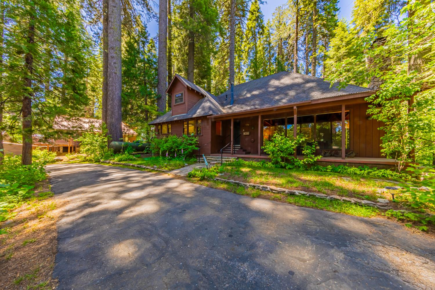 1173 Railroad Ave, Fish Camp, CA 93623