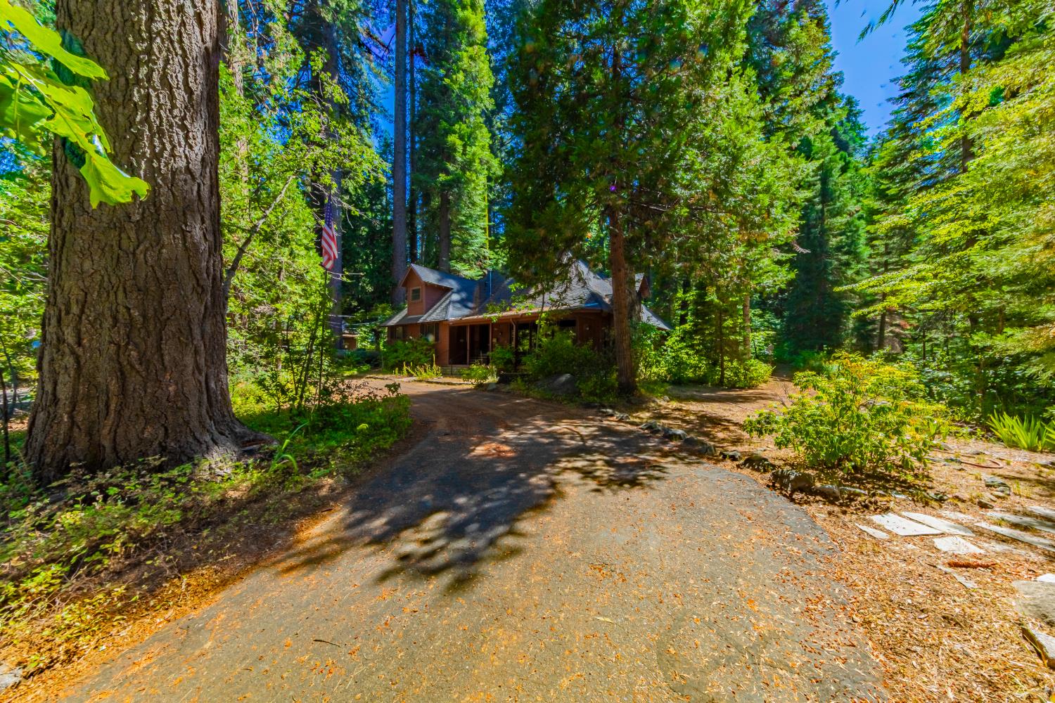 1173 Railroad Ave, Fish Camp, CA 93623