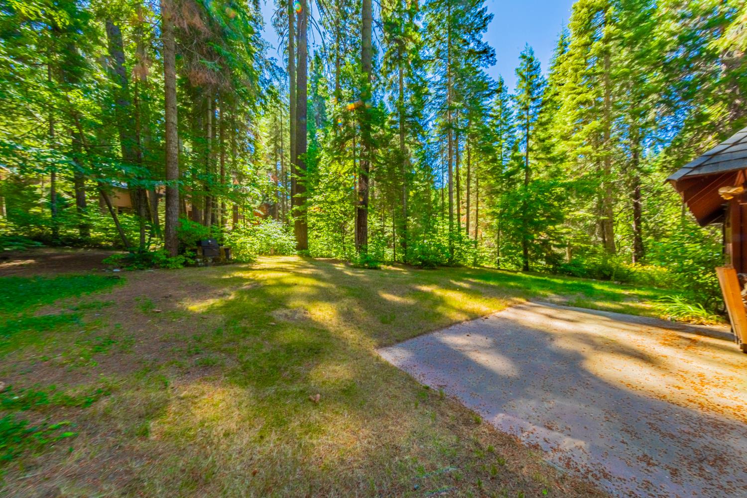 1173 Railroad Ave, Fish Camp, CA 93623