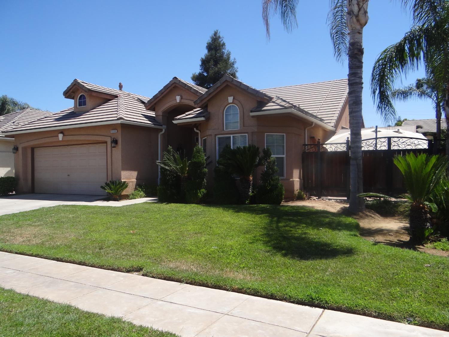 5550 N Cresta Ave, Fresno, CA 93723