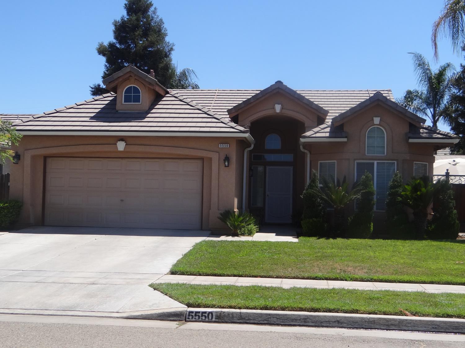 5550 N Cresta Ave, Fresno, CA 93723