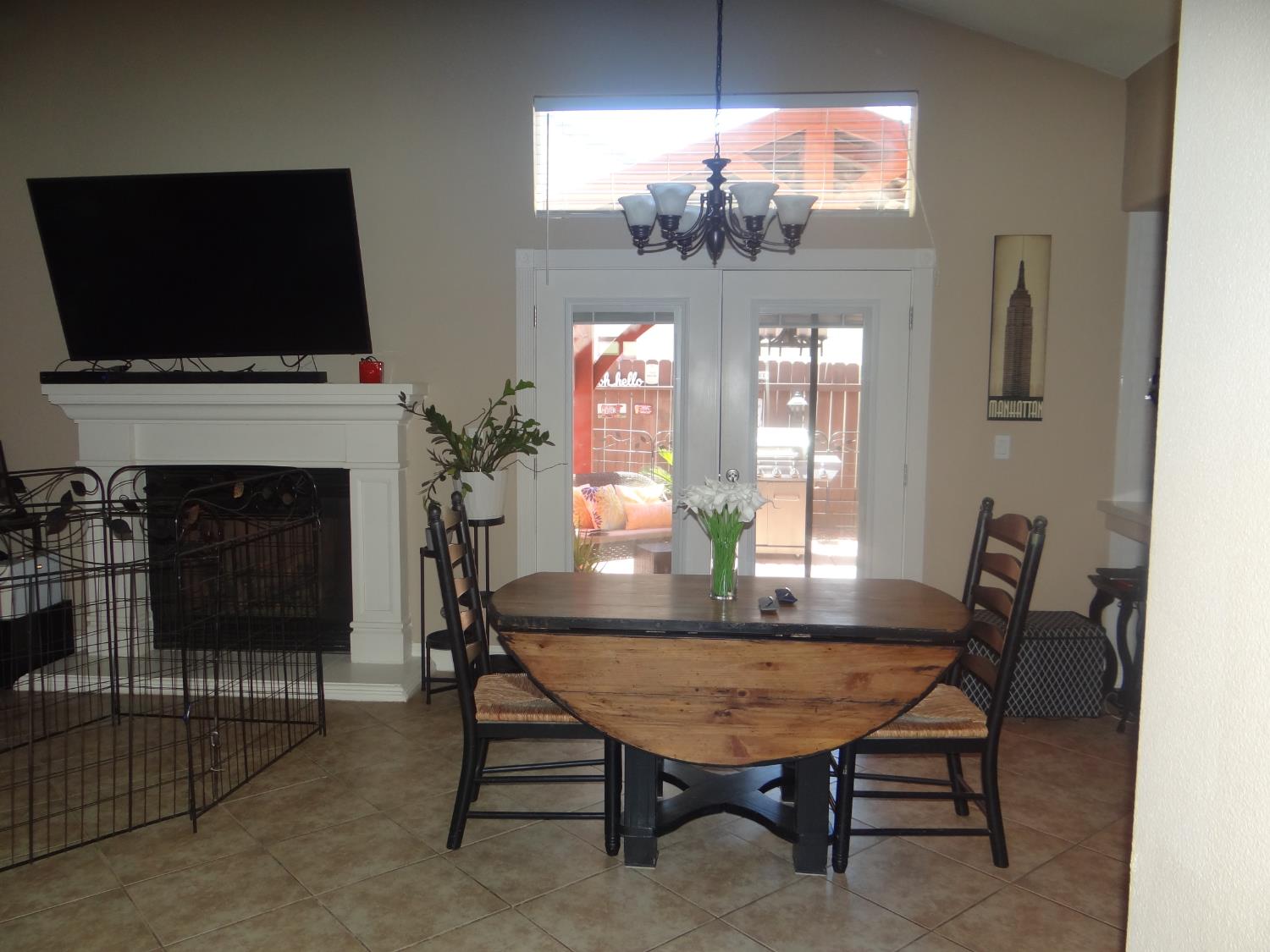 5550 N Cresta Ave, Fresno, CA 93723