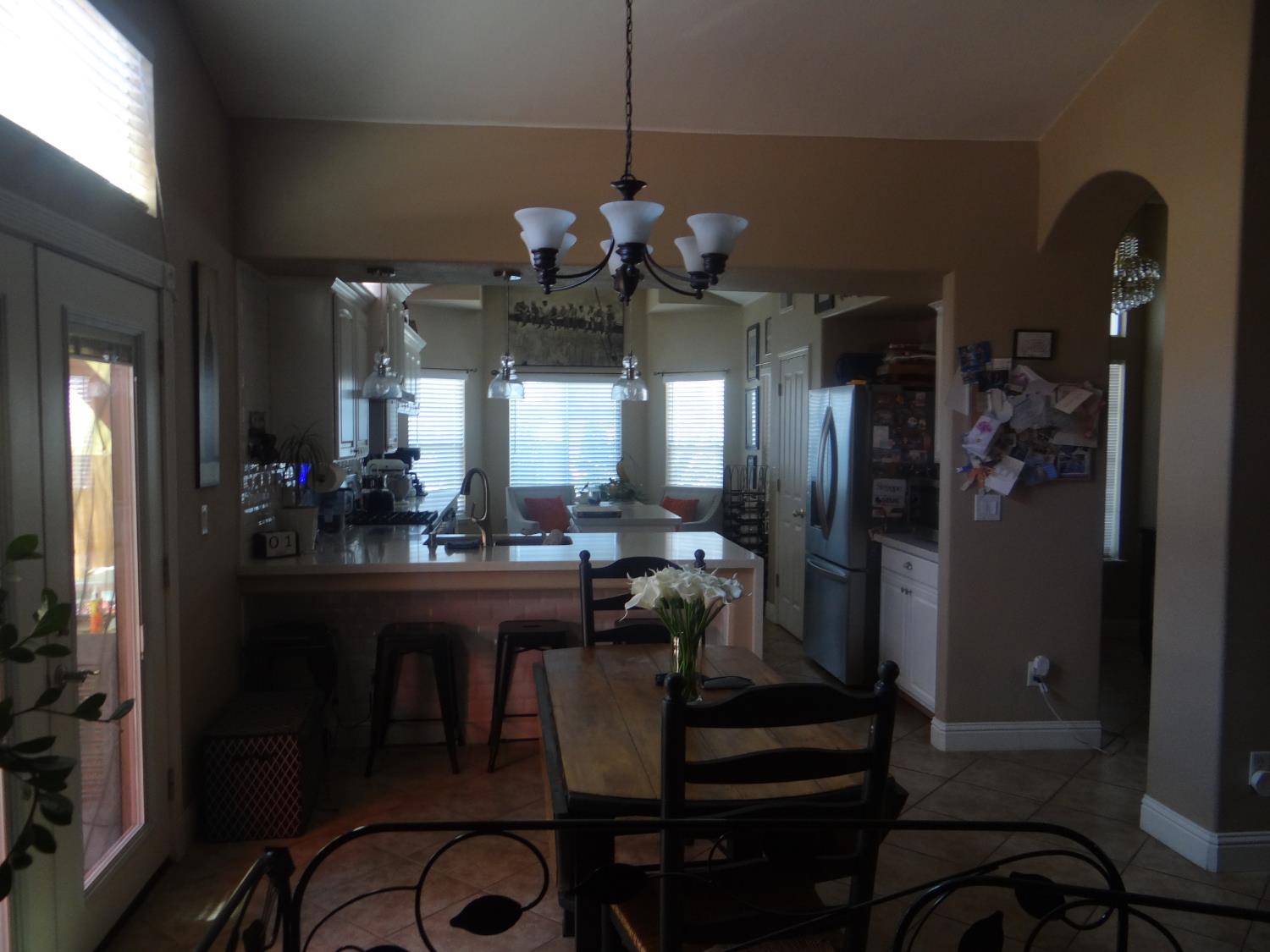 5550 N Cresta Ave, Fresno, CA 93723
