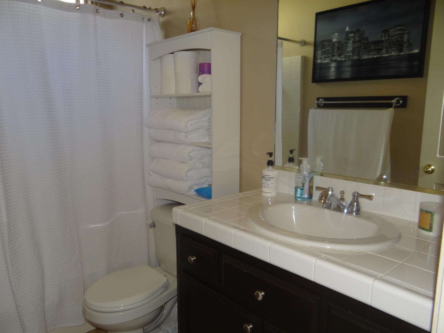 5550 N Cresta Ave, Fresno, CA 93723