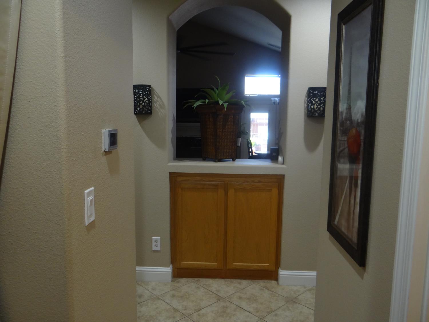 5550 N Cresta Ave, Fresno, CA 93723