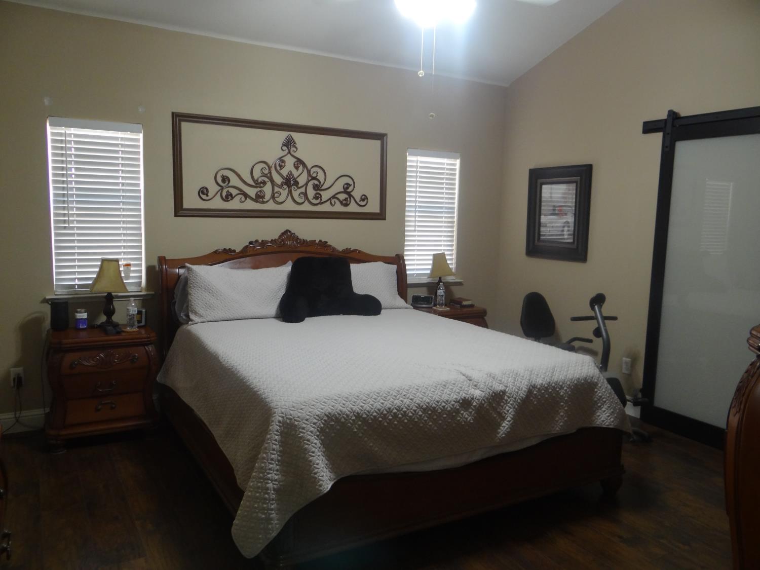 5550 N Cresta Ave, Fresno, CA 93723