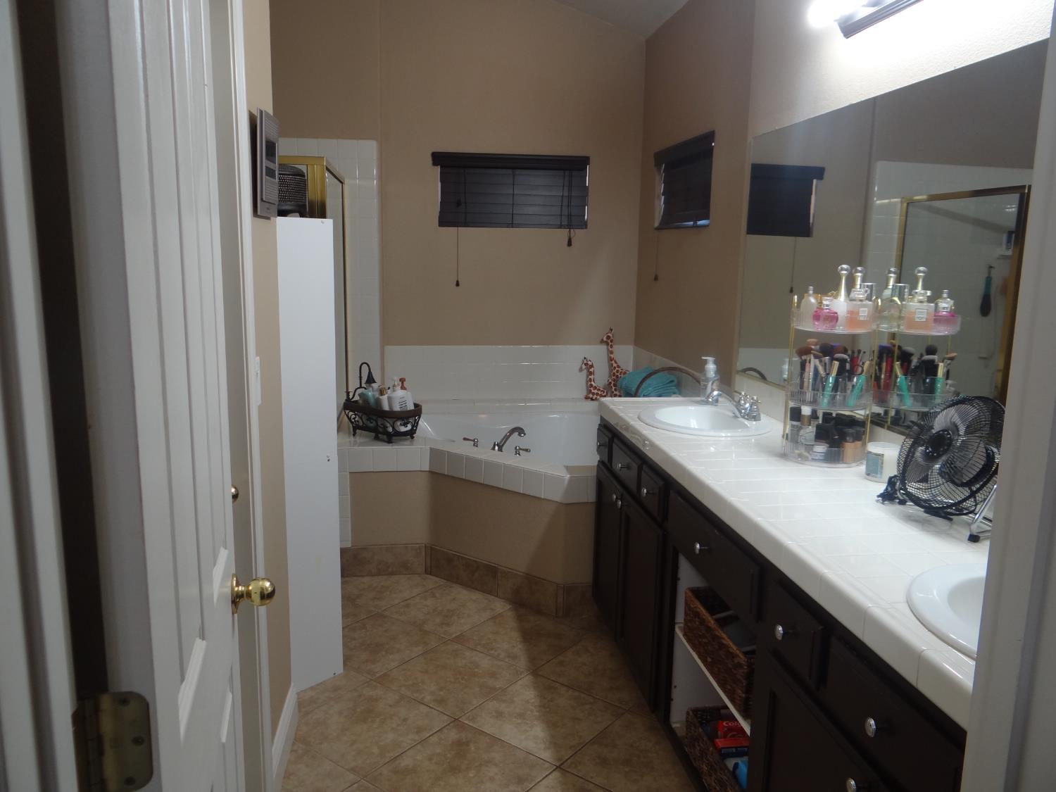 5550 N Cresta Ave, Fresno, CA 93723