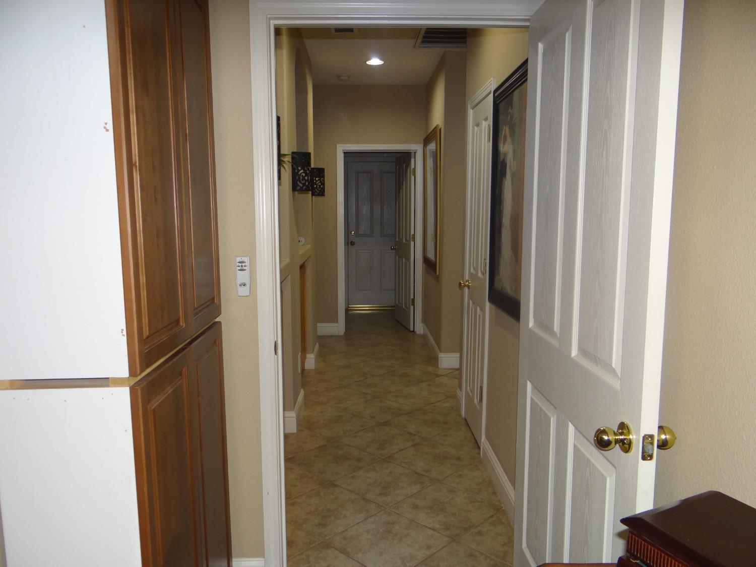 5550 N Cresta Ave, Fresno, CA 93723