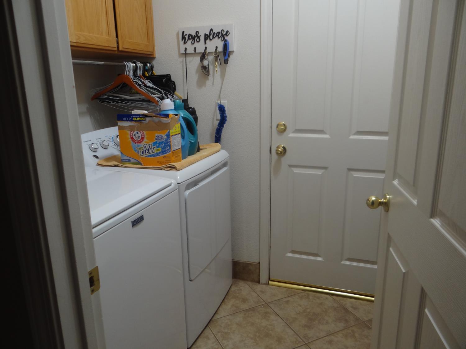 5550 N Cresta Ave, Fresno, CA 93723