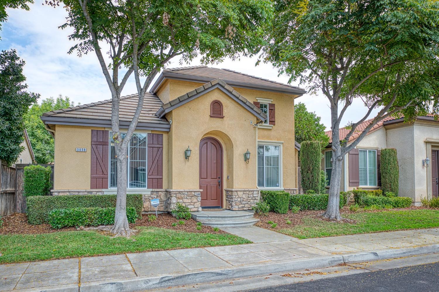 3859 Richmond Ave, Clovis, CA 93619