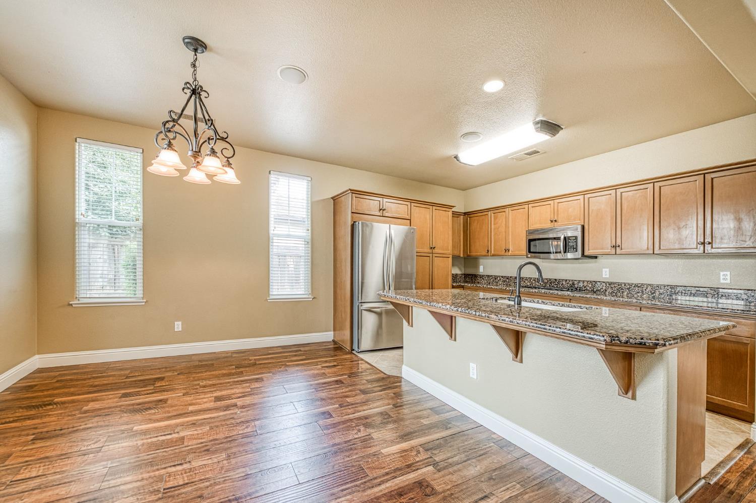 3859 Richmond Ave, Clovis, CA 93619