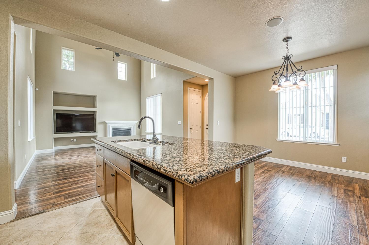 3859 Richmond Ave, Clovis, CA 93619