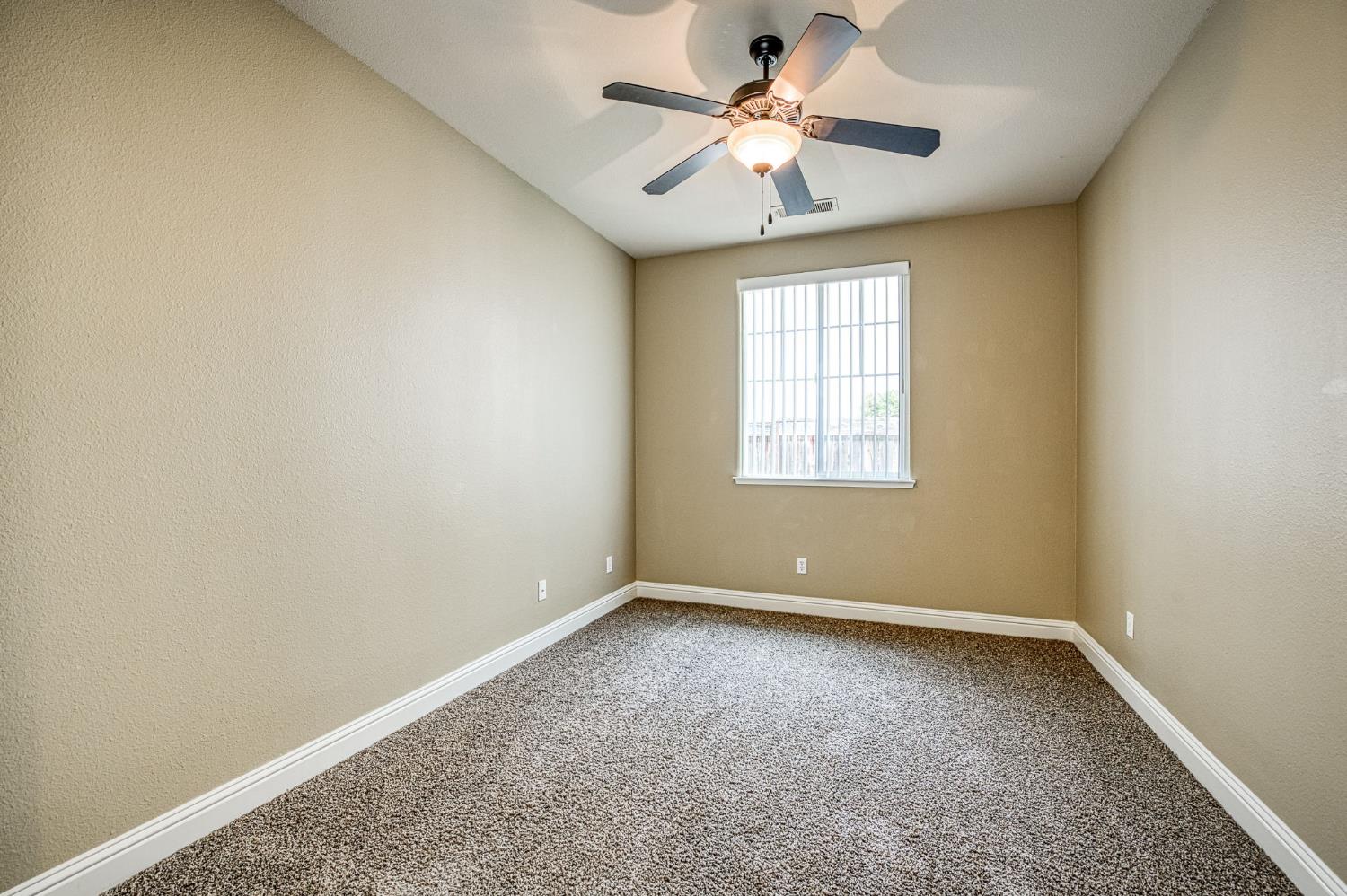 3859 Richmond Ave, Clovis, CA 93619