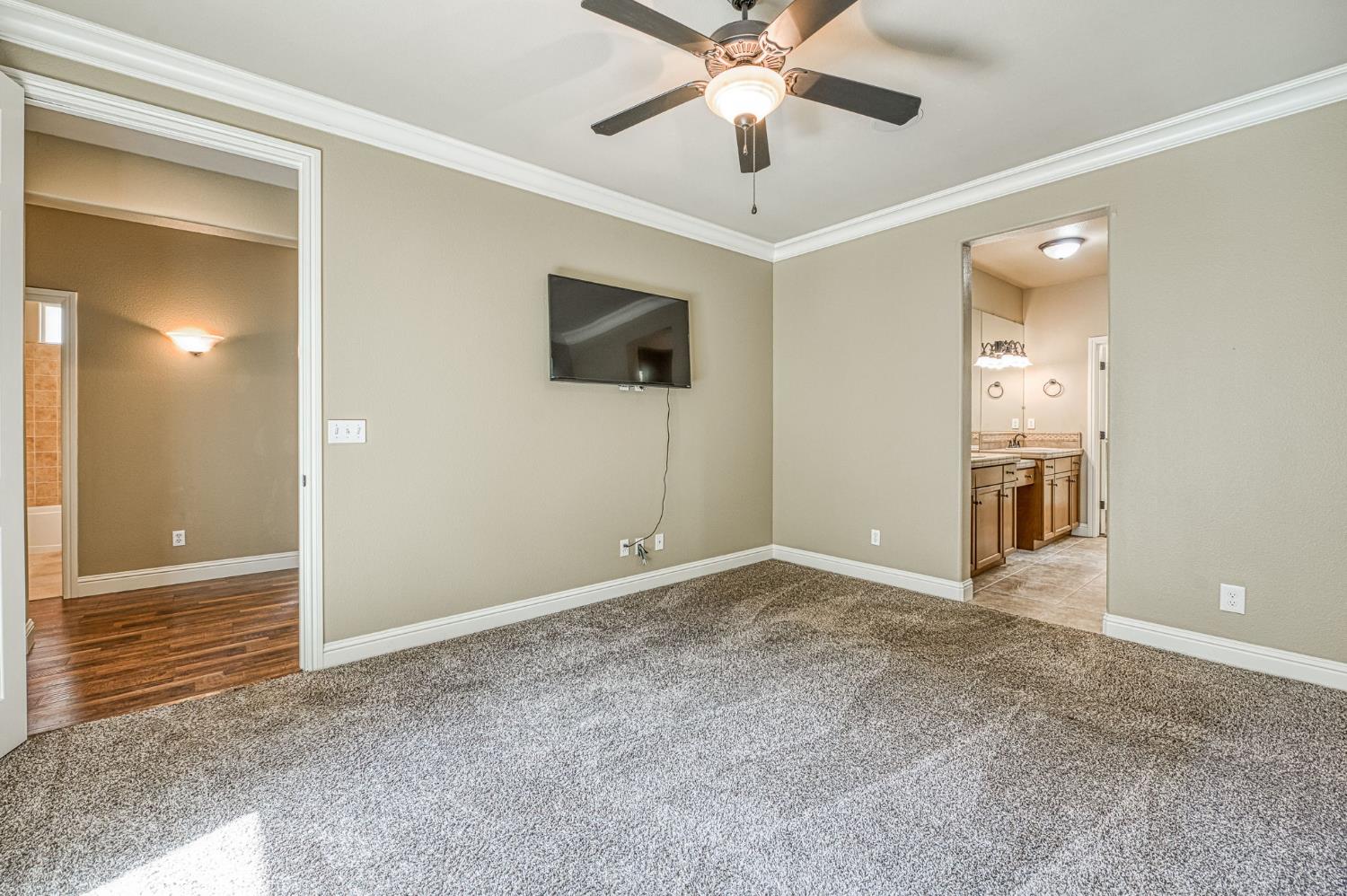 3859 Richmond Ave, Clovis, CA 93619