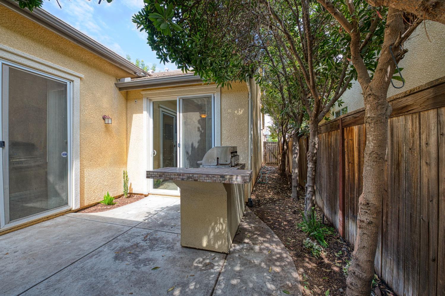 3859 Richmond Ave, Clovis, CA 93619