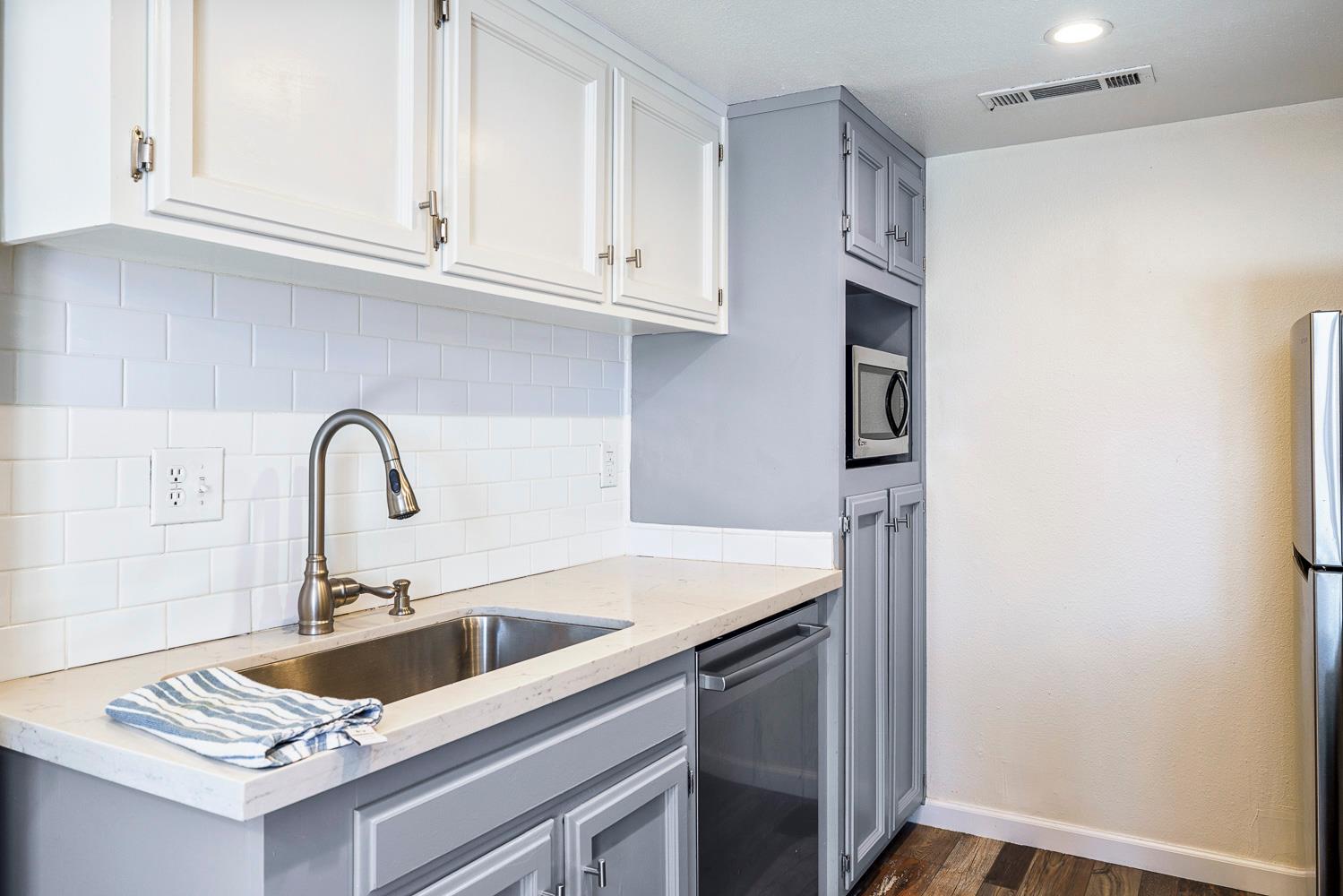 5965 E Shields Ave #123, Fresno, CA 93727