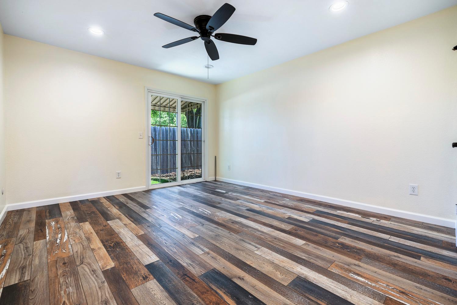 5965 E Shields Ave #123, Fresno, CA 93727