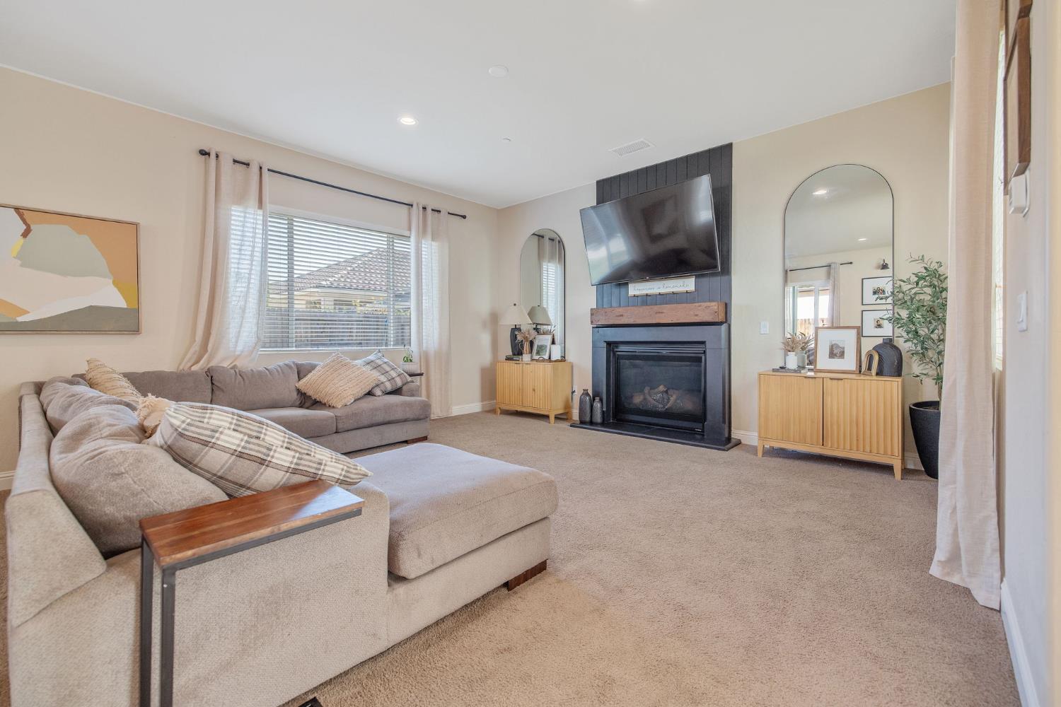 3036 Keats Ave, Clovis, CA 93619