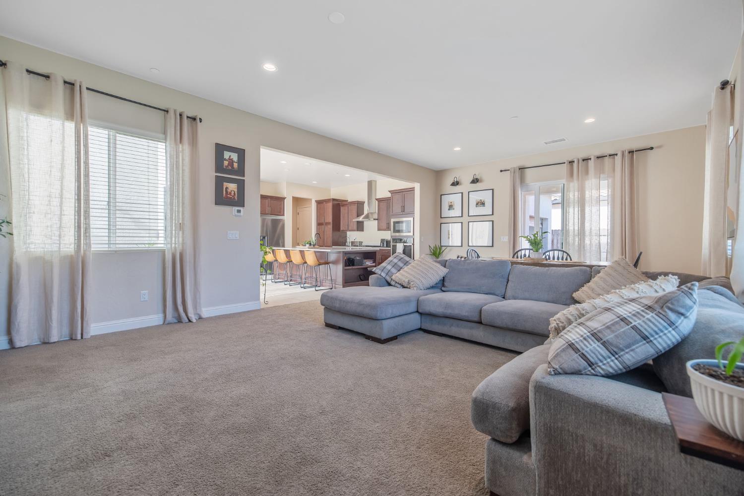 3036 Keats Ave, Clovis, CA 93619