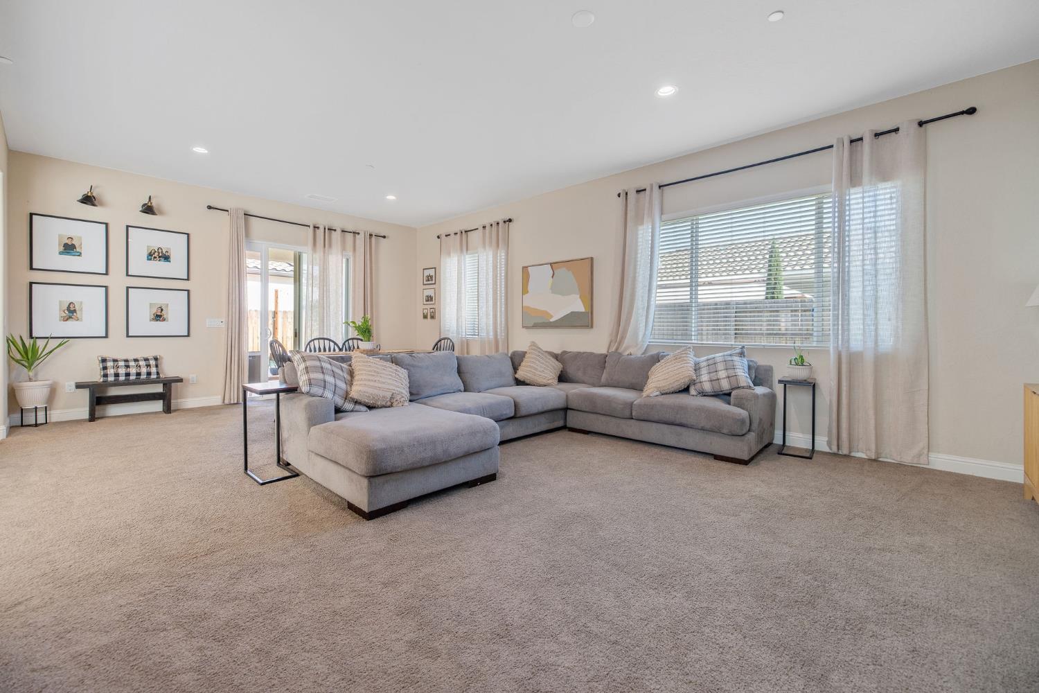 3036 Keats Ave, Clovis, CA 93619