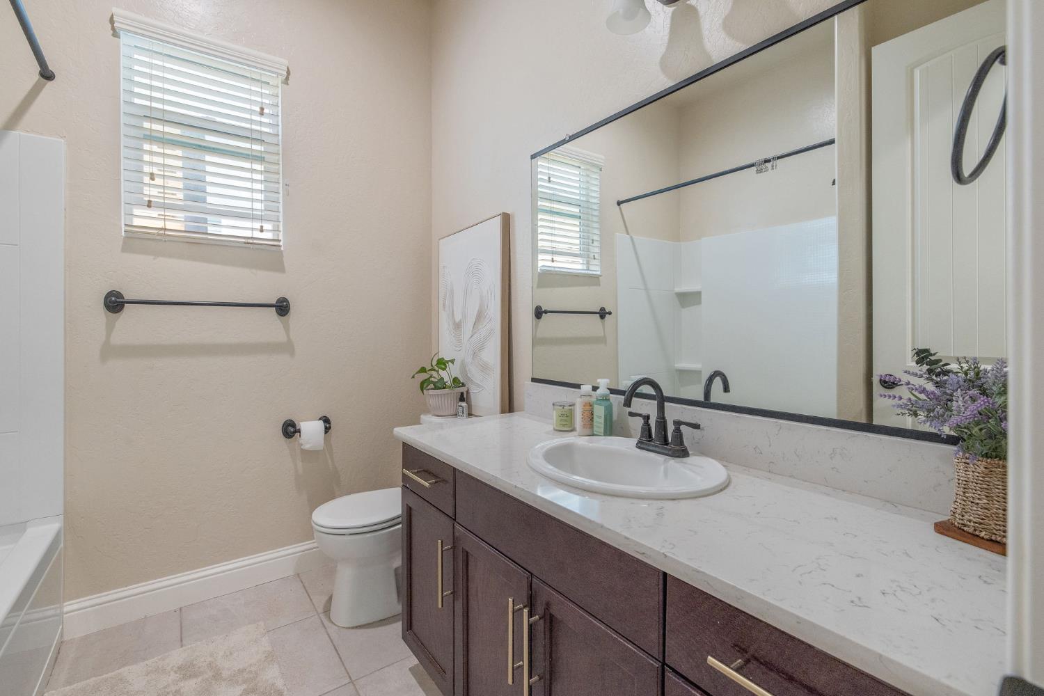 3036 Keats Ave, Clovis, CA 93619