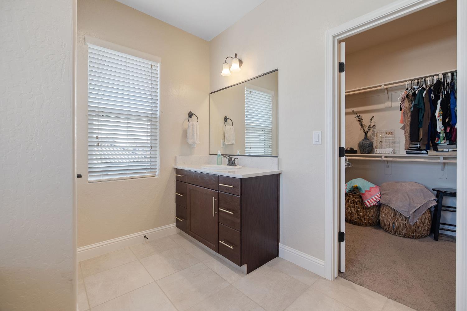 3036 Keats Ave, Clovis, CA 93619