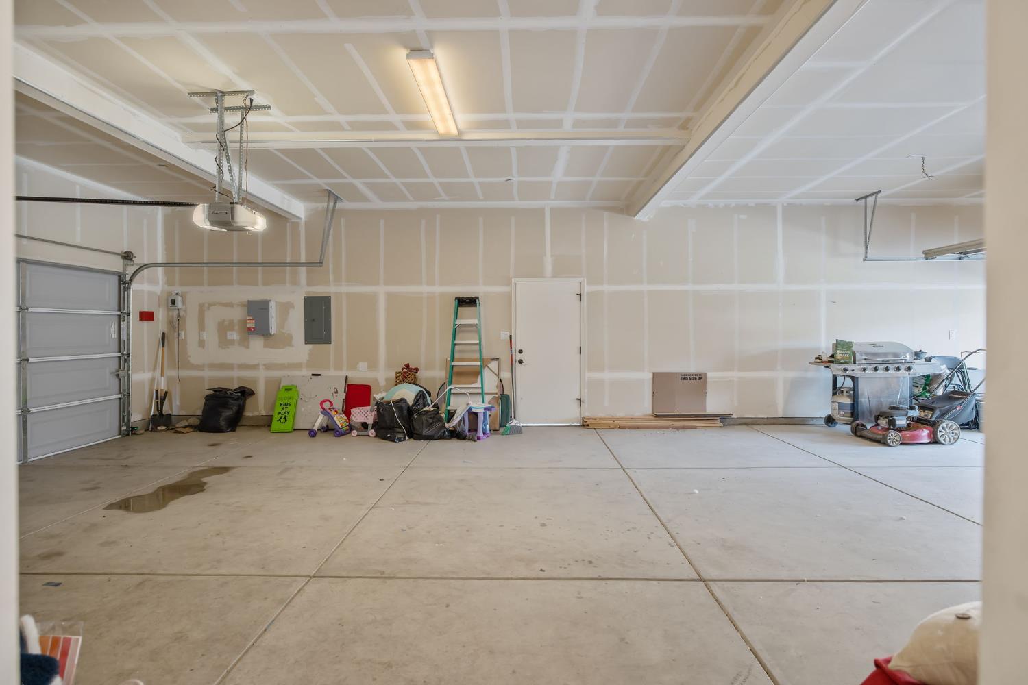 3036 Keats Ave, Clovis, CA 93619