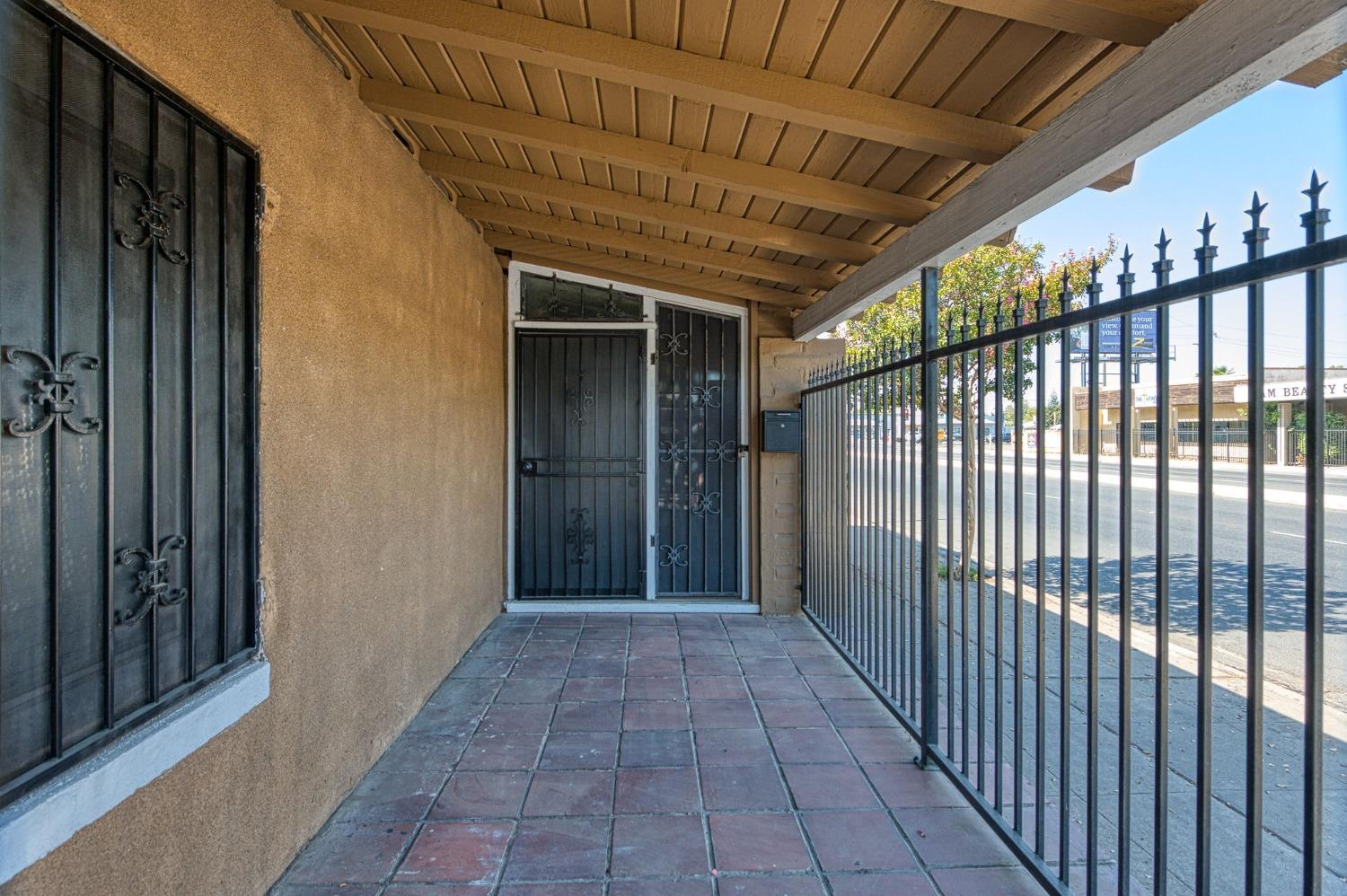 332 E Shields Ave, Fresno, CA 93704