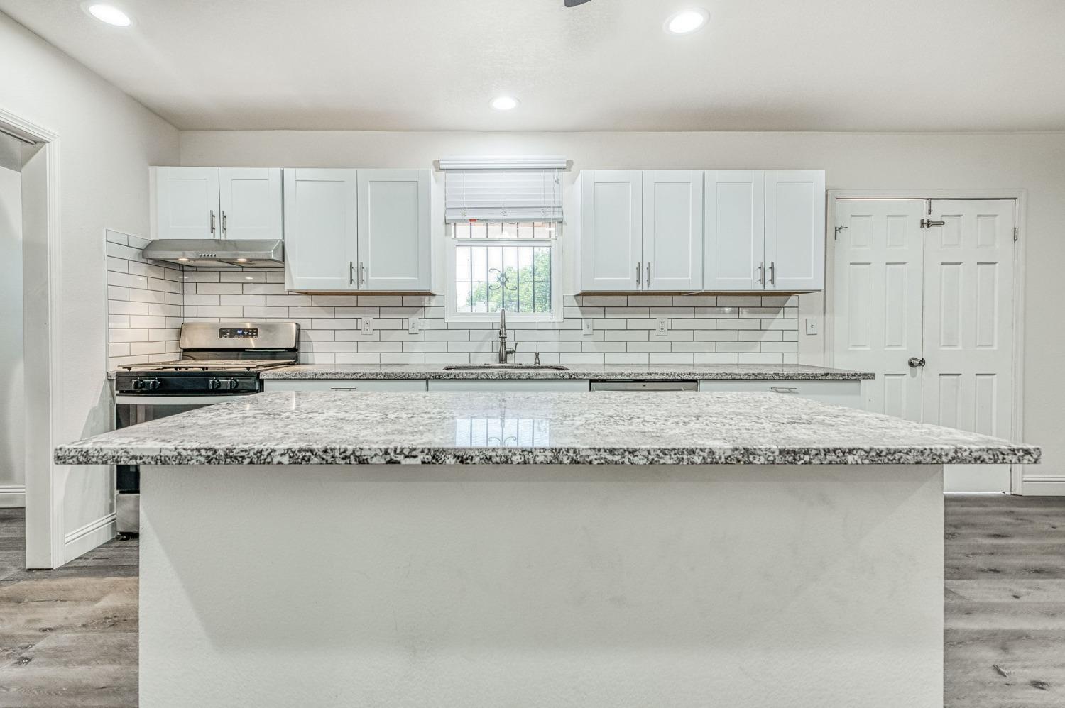 332 E Shields Ave, Fresno, CA 93704