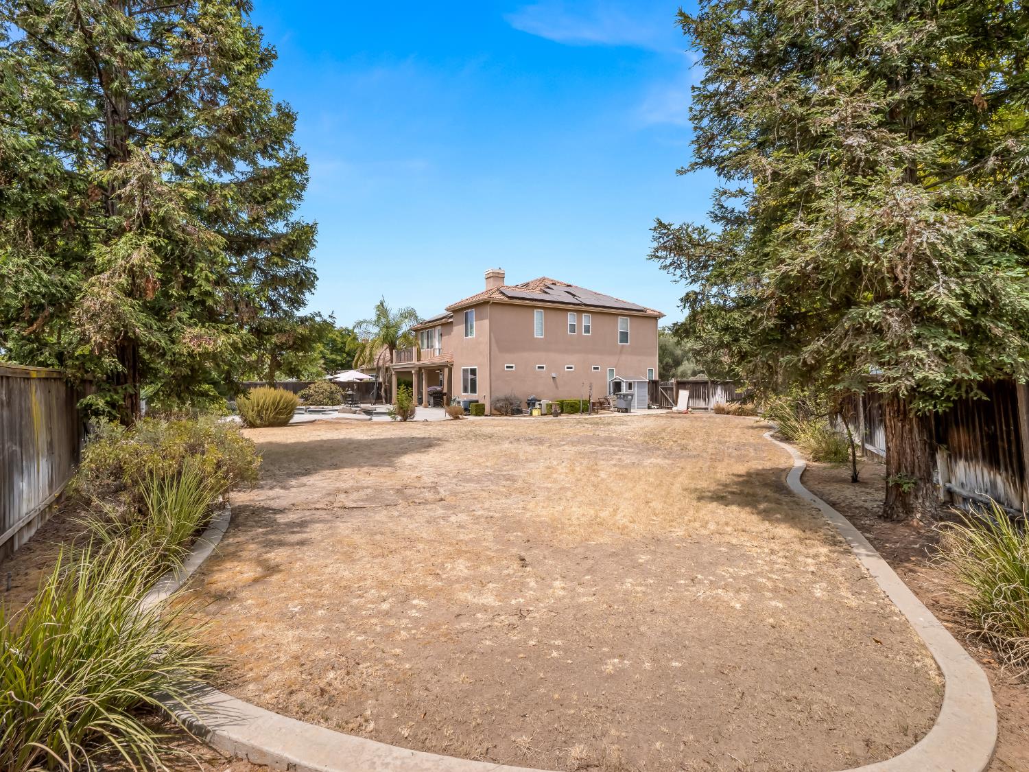 11073 E Le Conte Pass Ct, Clovis, CA 93619