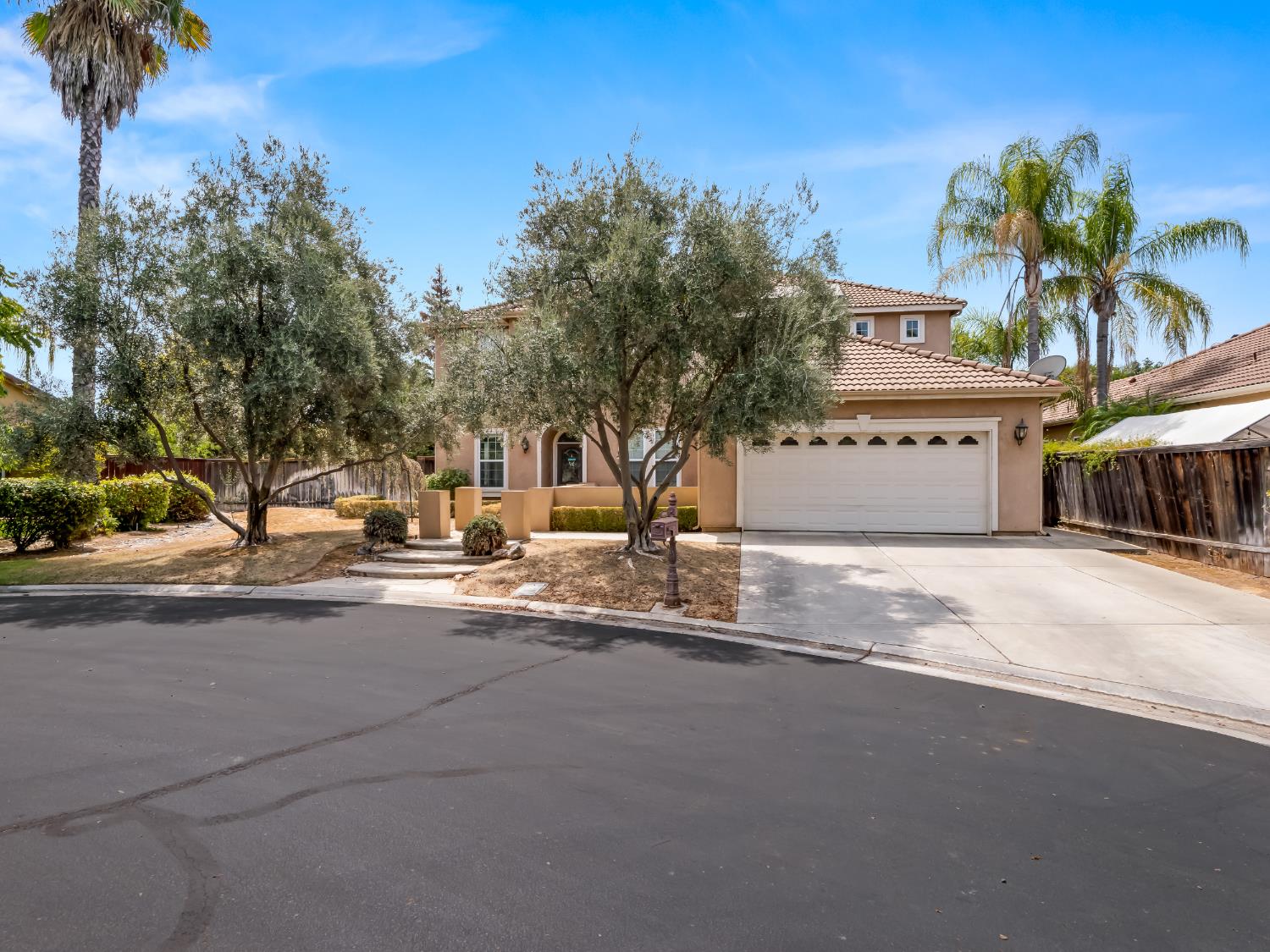 11073 E Le Conte Pass Ct, Clovis, CA 93619