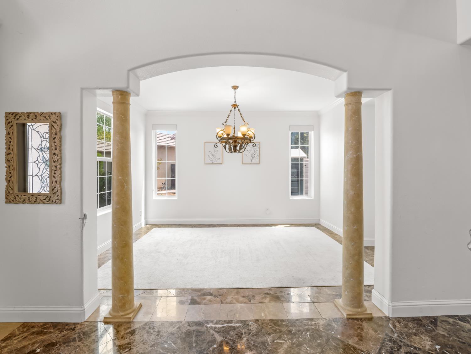 11073 E Le Conte Pass Ct, Clovis, CA 93619