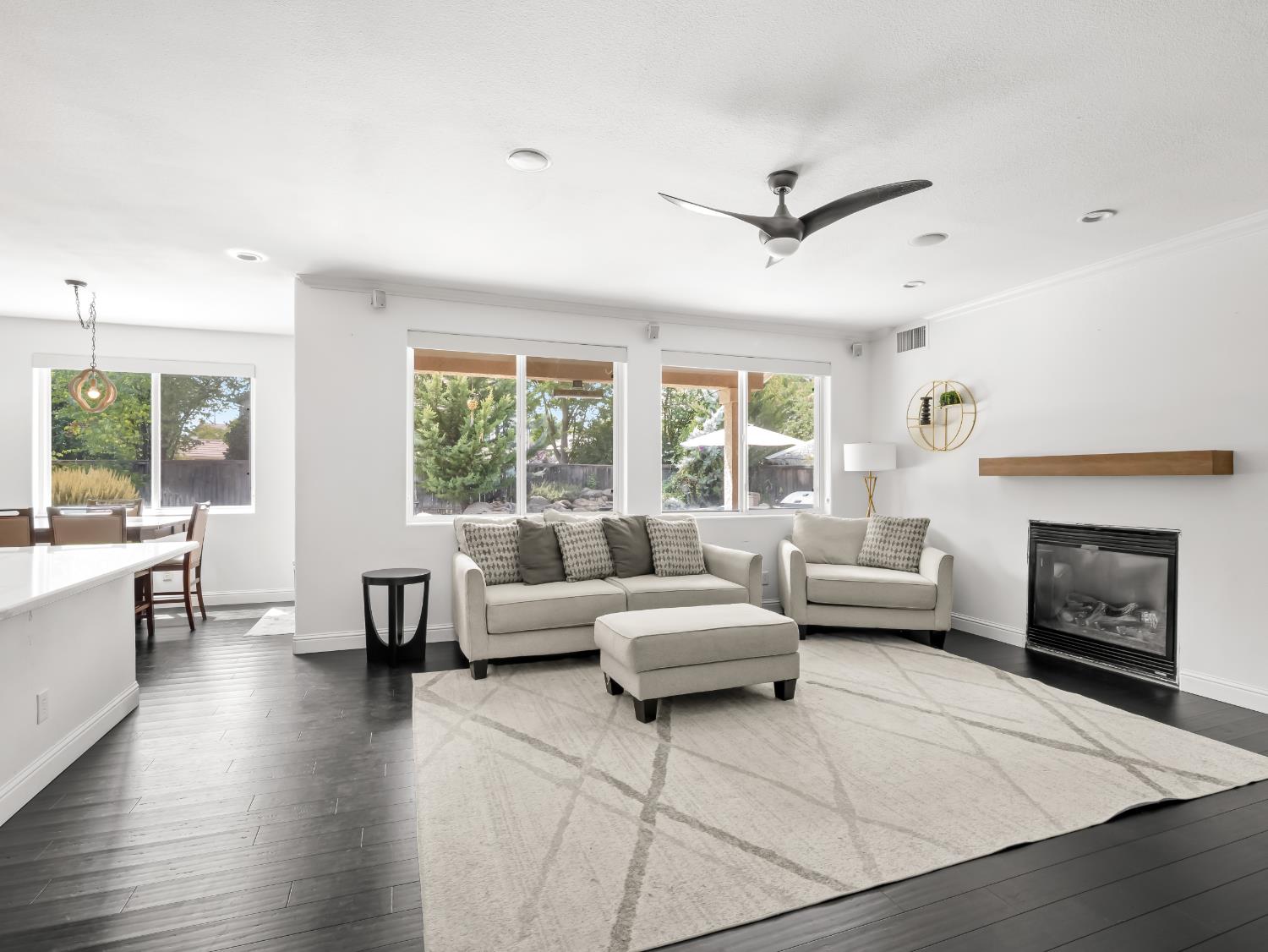 11073 E Le Conte Pass Ct, Clovis, CA 93619