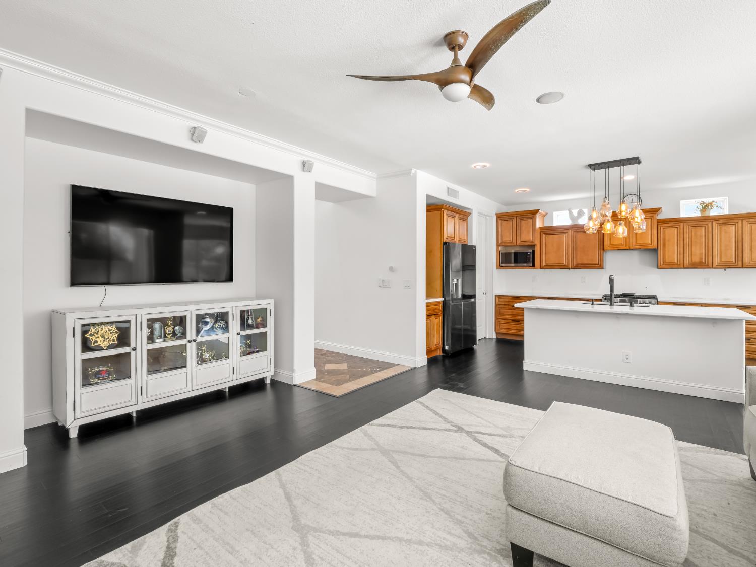 11073 E Le Conte Pass Ct, Clovis, CA 93619