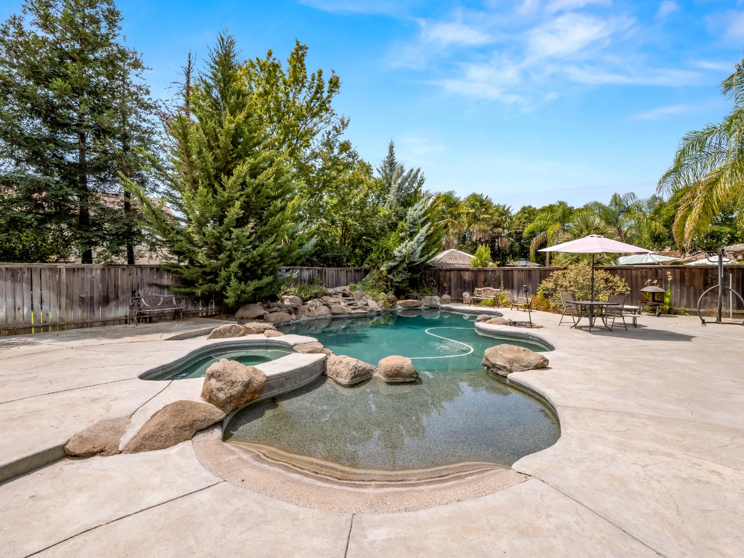 11073 E Le Conte Pass Ct, Clovis, CA 93619