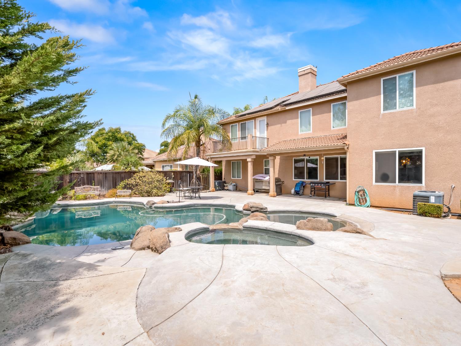 11073 E Le Conte Pass Ct, Clovis, CA 93619